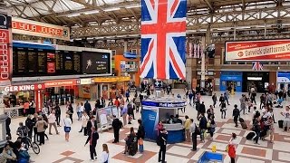 A Walk Through The London Victoria Station London England [upl. by Ennaoj]